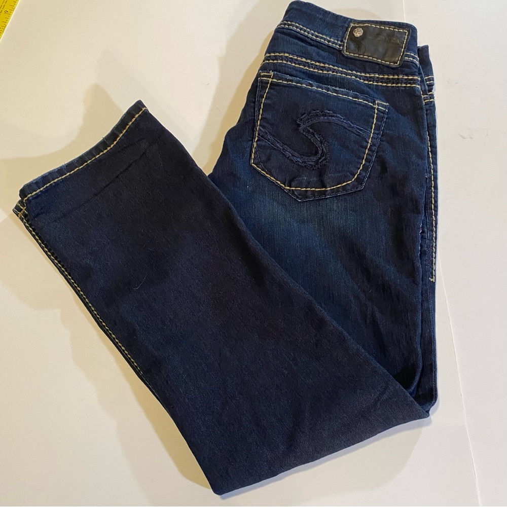 Silver Jeans Suki Capri waist 28”, GUC, dark wash